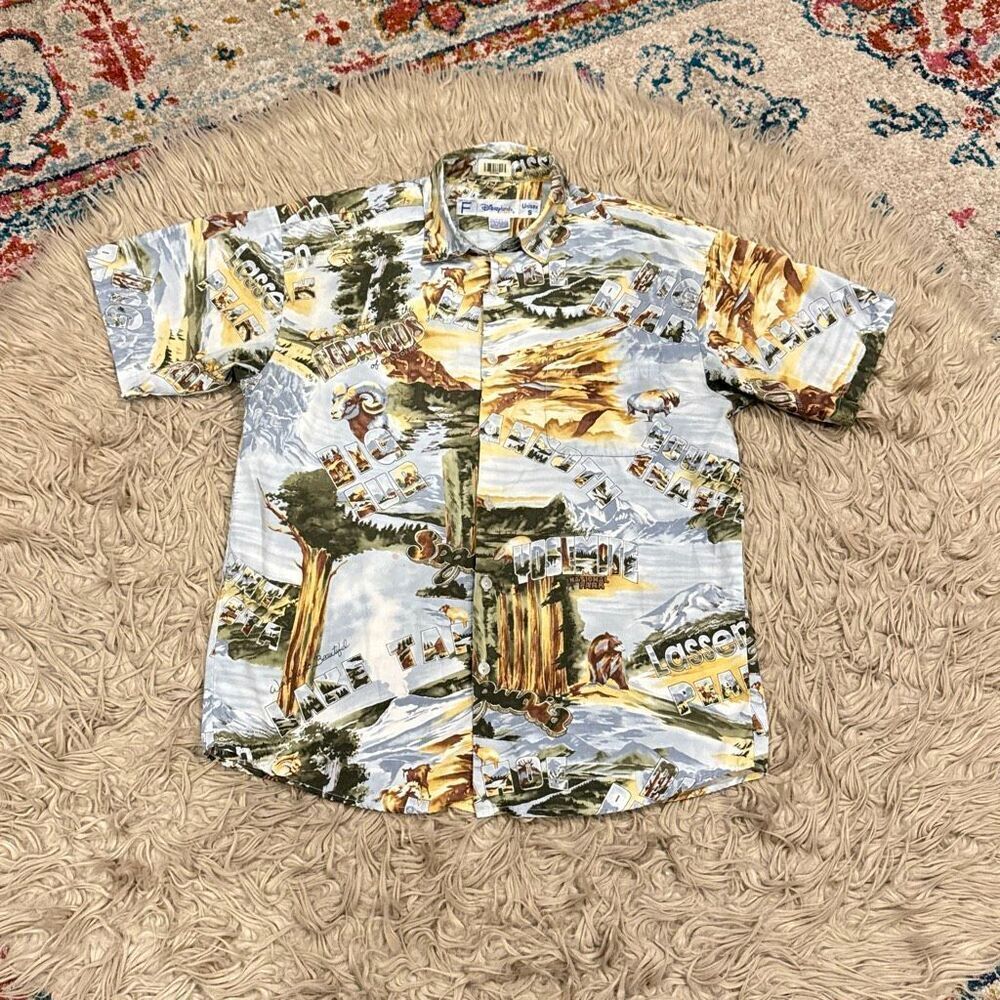Disneyland cast member button down California shirt size small unisex